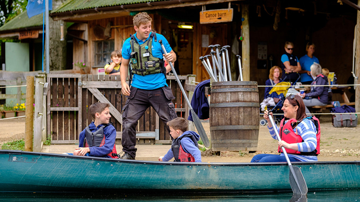 Canoe safari and boat tour