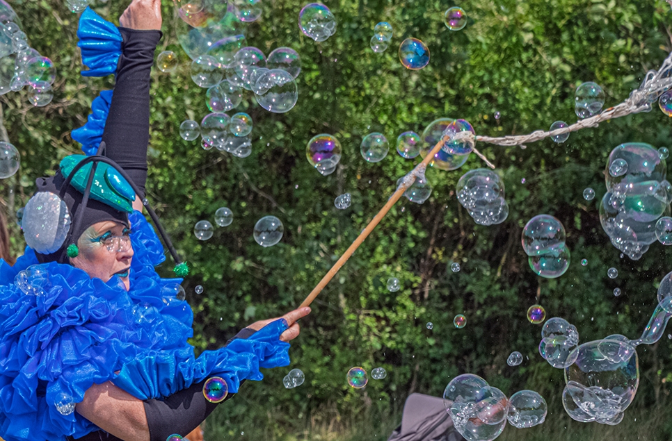 Bubble displays (1) 966x635.jpg